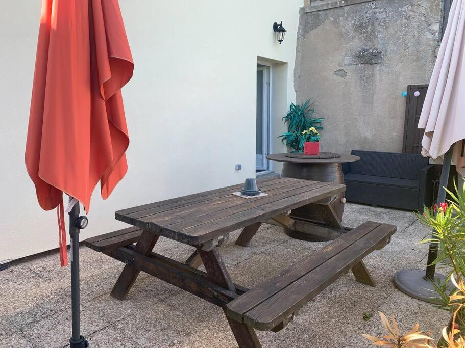 Apartamento Studio Cosy Avec Terrasse. Boyer Exterior foto